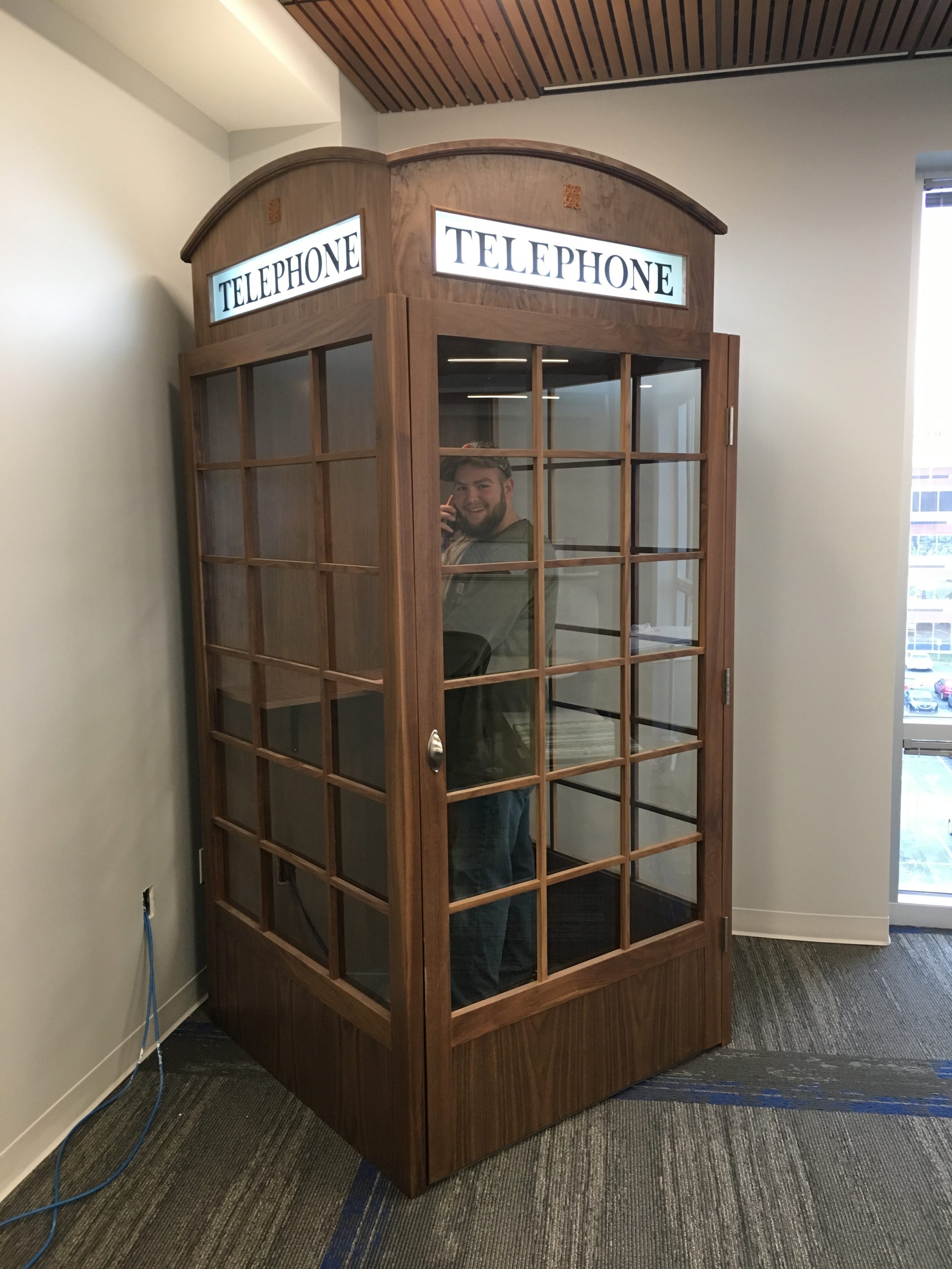 picture of a phone booth